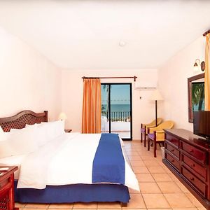 Double or Twin Room Sea View